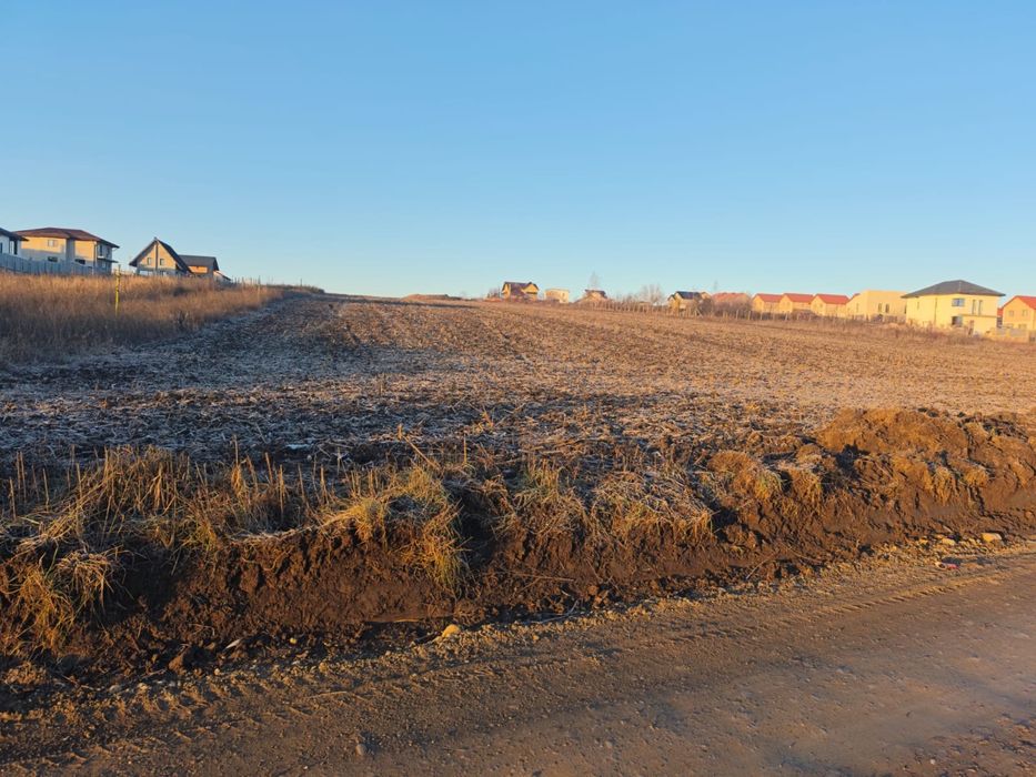 Teren intravilan de vanzare Rediu - Valea Lupului