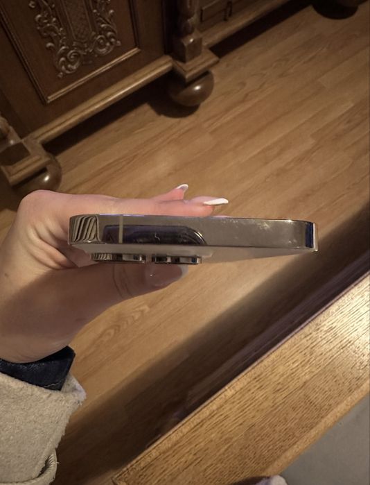 Iphone 14 pro, златен, като нов