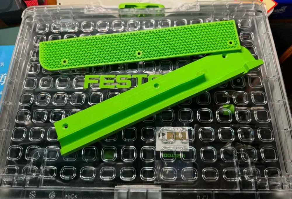 Релси за монтаж на куфари Festool – практична система за организация!