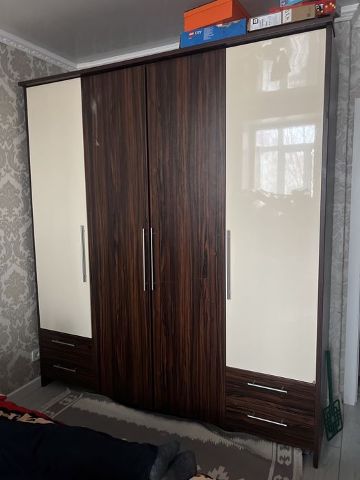 Шкаф для одежды спальни