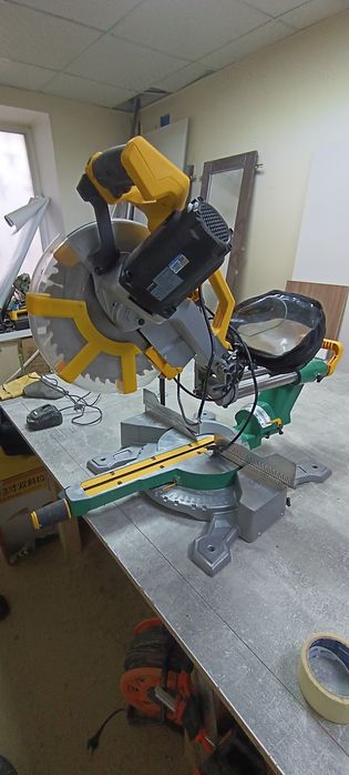 Продам торцовочная пила.