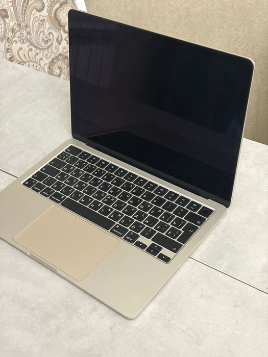 Macbook air M3 13.6 8/256