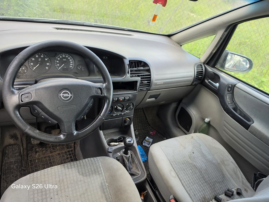 Opel Zafira 1.6i 2000 г