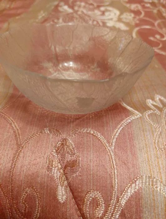 Продавам  антични ретро предмети за дома-чиний,съдове,бижутера