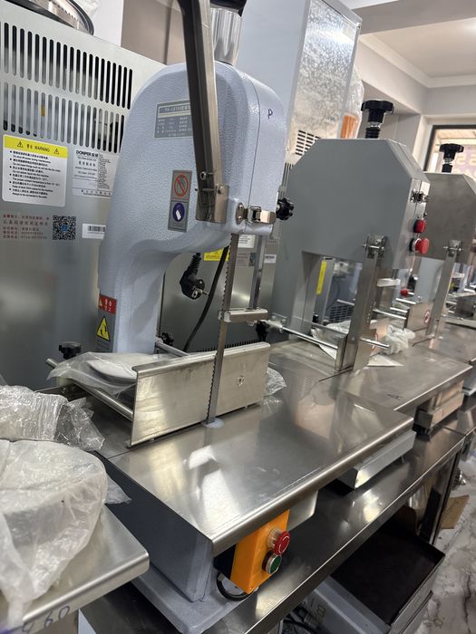 Гош кесетын аппарат.  Пила для мяса гушт суяк  кесадиган аппарат