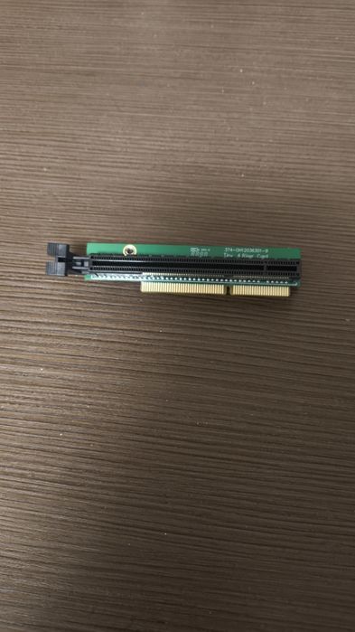 Vând Lenovo Thinkcentre PCIe Riser