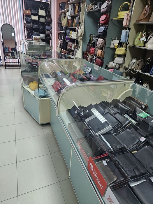 Витрина "куб скошенный"