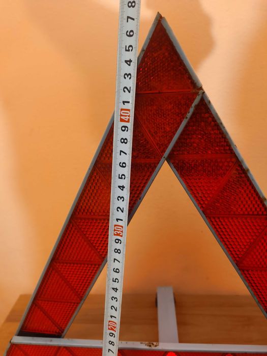 Масивен, сгъваем обозначиъелен триъгълник