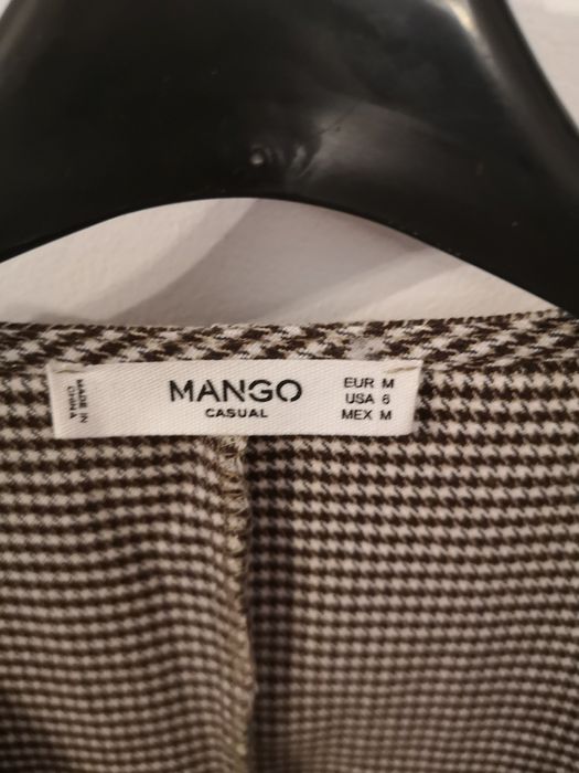 Rochie cu nasturi Mango