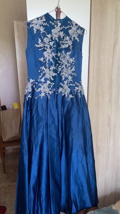 Платье в пол вечернее