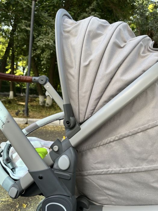 Продам коляску со съемным прогулочным блоком