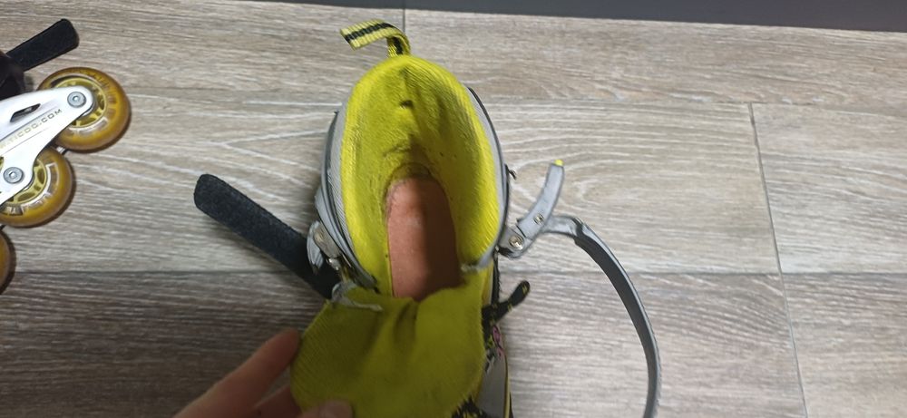 Продам детские роликовые коньки