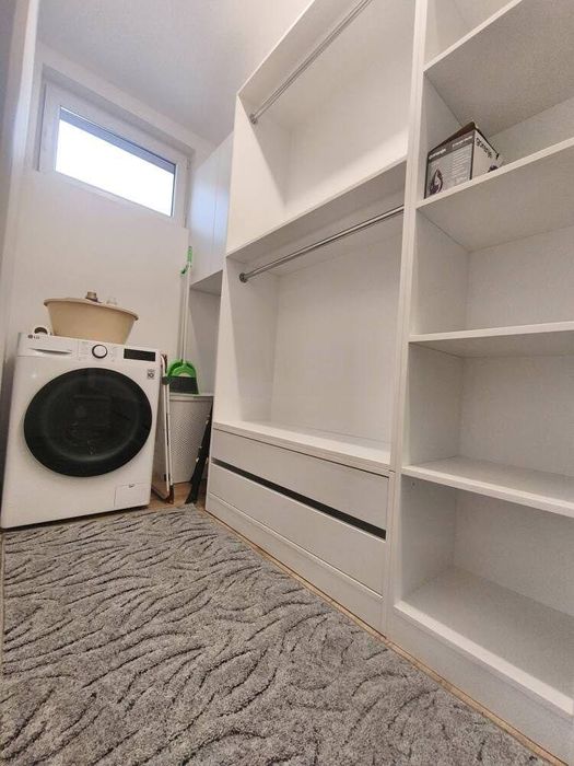 Дава се под наем Тристаен апартамент в Бургас, Възраждане - 93 кв.м за 1196.97 € - Снимка #2