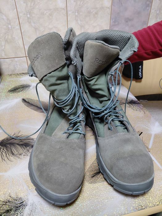 Vind ghete reebok militare noi