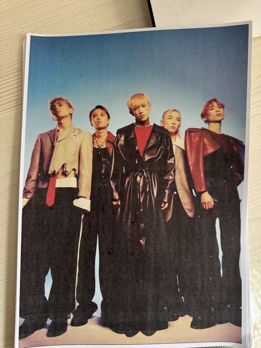 alpha постеры и их автограф.