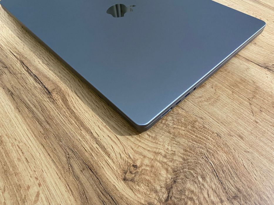 MacBook Pro 16" M1 MAX 10-CPU, 32-GPU, 64GB RAM, 512GB SSD