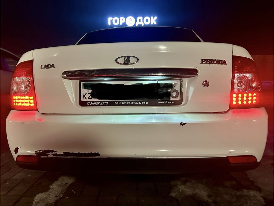 Продам бампер на приору 2