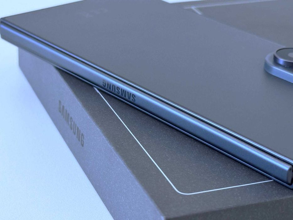 Бартер! Samsung Galaxy Z Fold 8 Ultra Graphite (Черен) 16 Цикъла.