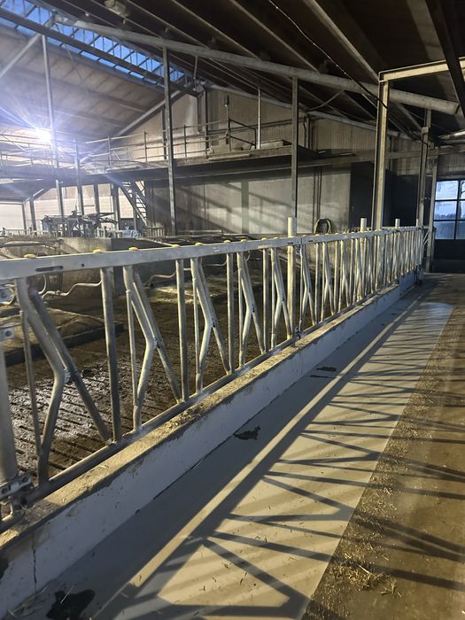 Fronturi furajare cu auto-blocare