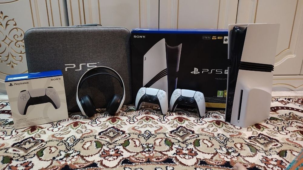 Playstation 5 pro дискаводим 2Tb CFI-7116 Deluxe 2 джойстик и диск