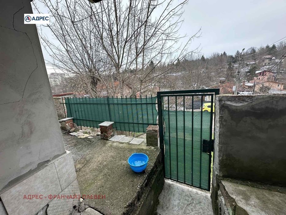 Къща в Плевен-Широк център площ 68 цена 70000