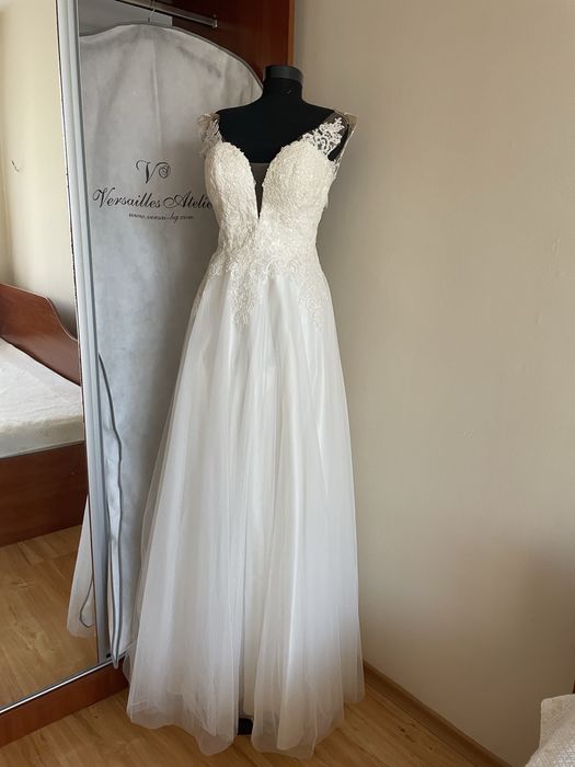 Нова сватбена рокля, размер М, с воал