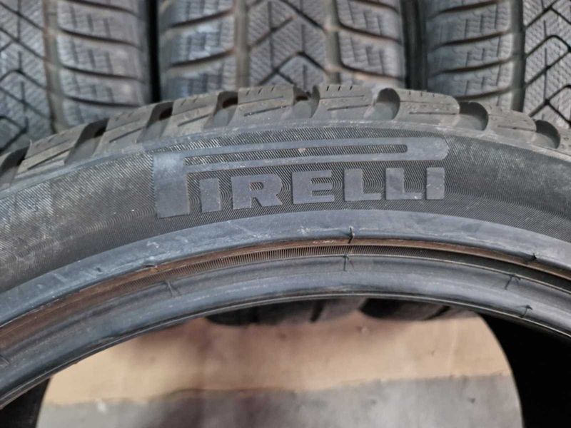4 Pirelli R19 235/40
зимни гуми DOT2620