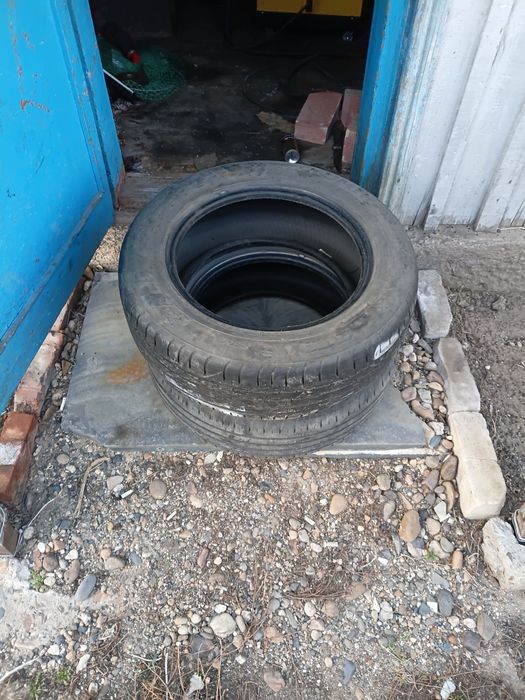Продам две летних шины 215.60.r16