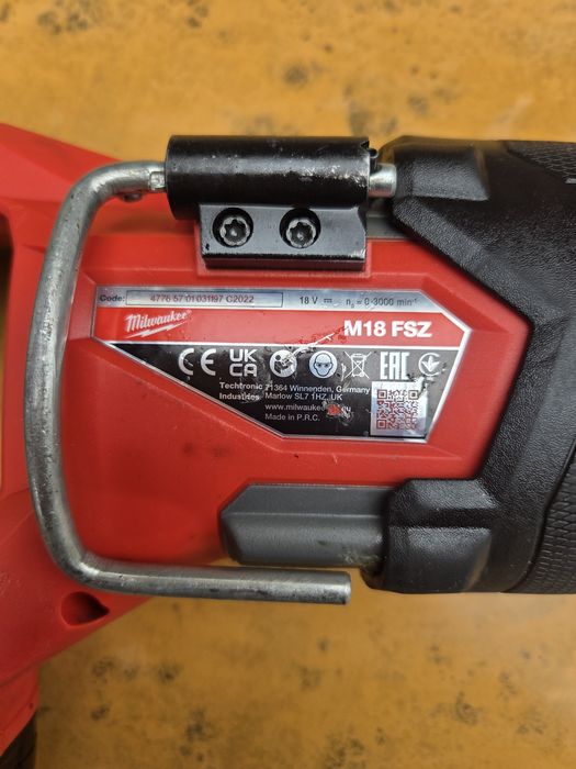 Акумулаторен саблен трион MILWAUKEE M18 FSZ
