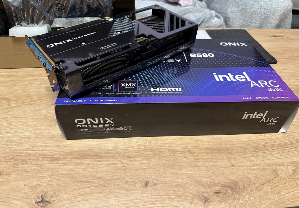 Placa video Onix Intel Arc B580 ONIX ODYSSEY 12GB GDDR6 192-bit