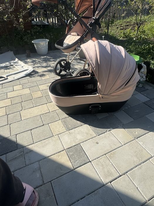 Продам детскую каляску