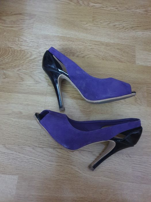 Pantofi decupat , culoarea mov/rosu