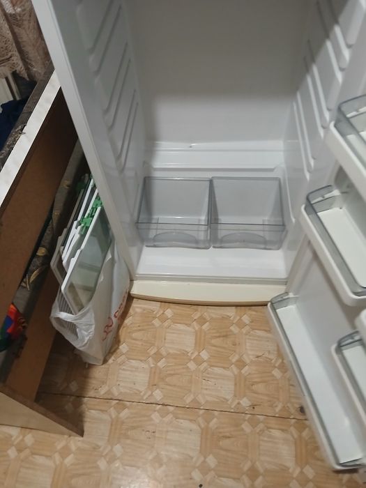 Продам срочно холодильник рабочий