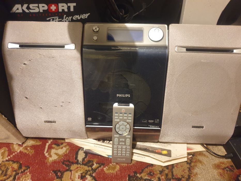 Combină  Philips  cu telecomandă ,.cd.usb,radio