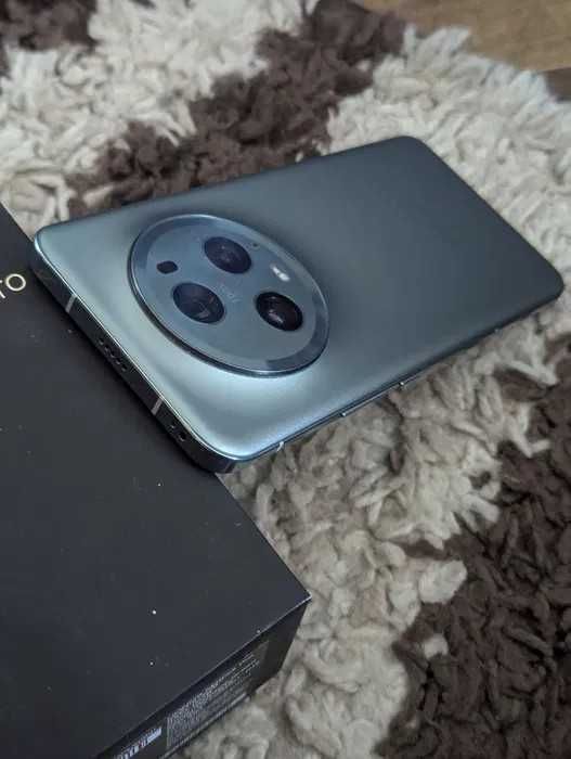 Honor Magic 5 Pro 512 cu 12 GB ram