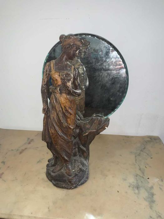 Satuie cu oglinda decor