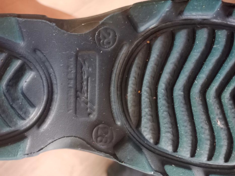 Продам резиновые сапожки 29 размер