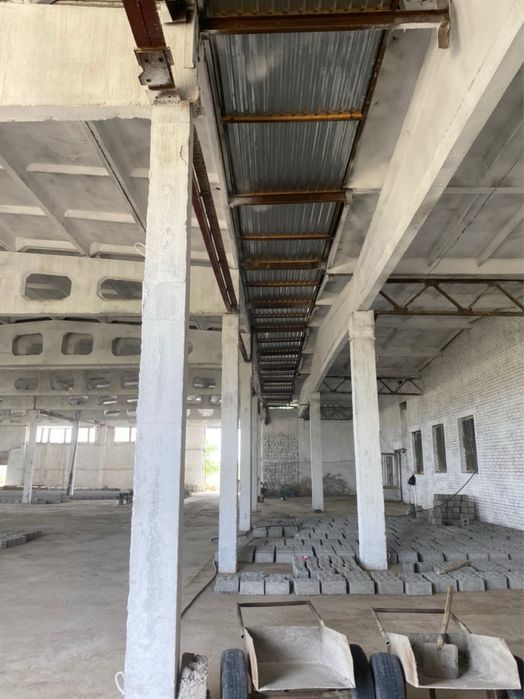 Ferma yoki  Ishlab chiqarish uchun yer noturar bino sotiladi