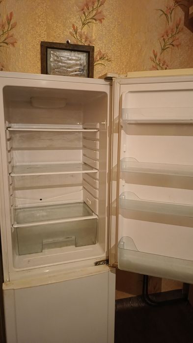 Продам холодильник б/у на зап части
