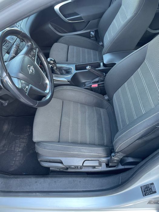 Opel Insignia 2.0cdti 2011 270000km 2700 euro