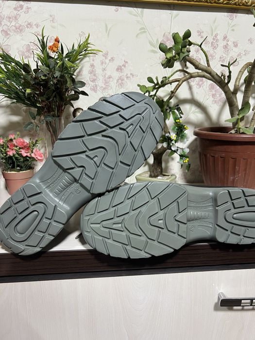 Продам спецобувь