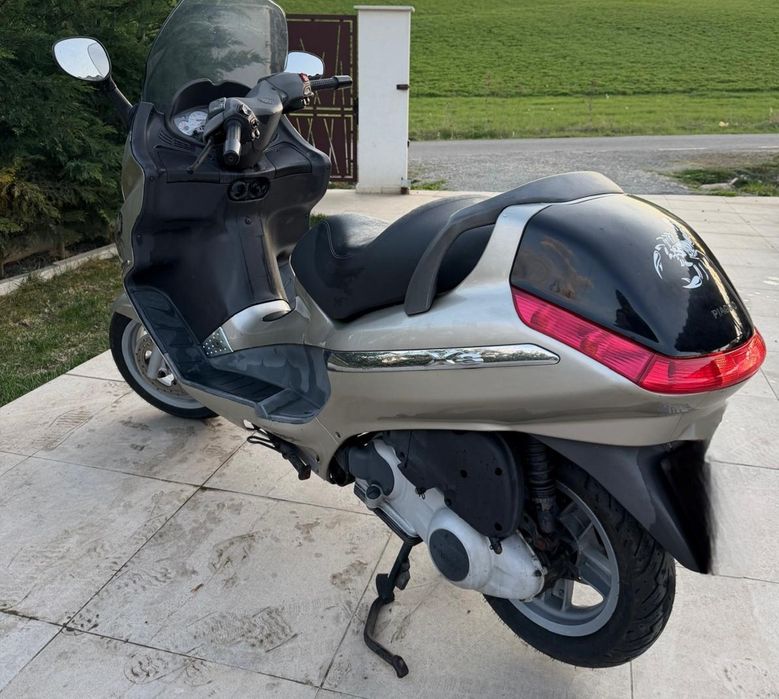 Scuter 125 cm³ Piaggio X8, an 2004-16000 km