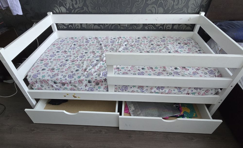 Продаётся детская кровать с матрасом