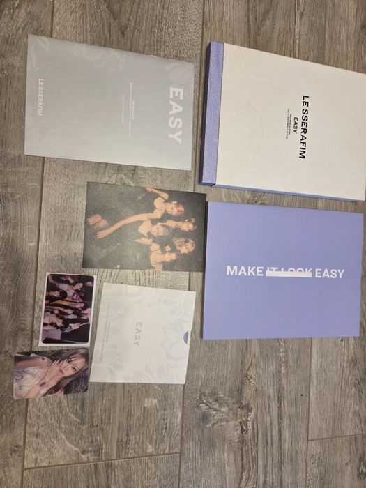 Vând albume le sserafim