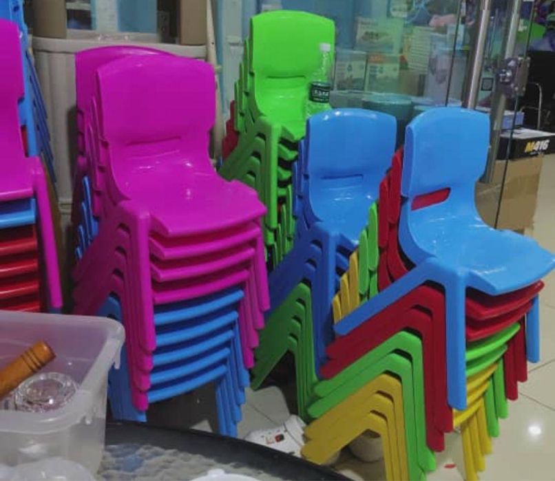 Стулья детские и столы