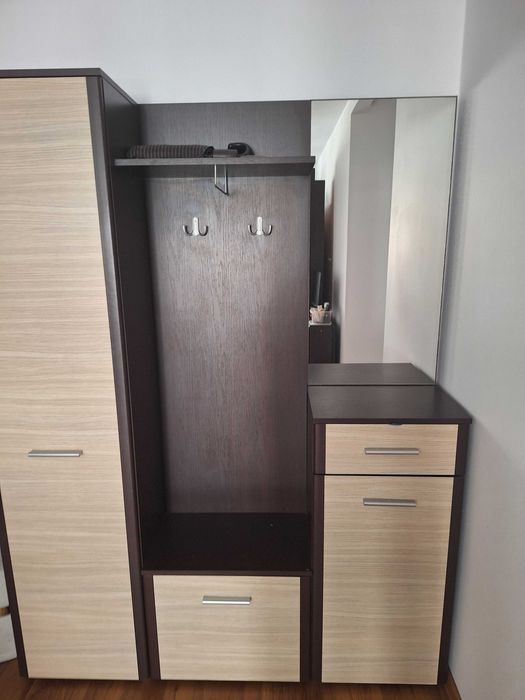 Mobilier pentru  hol in stare impecabila.