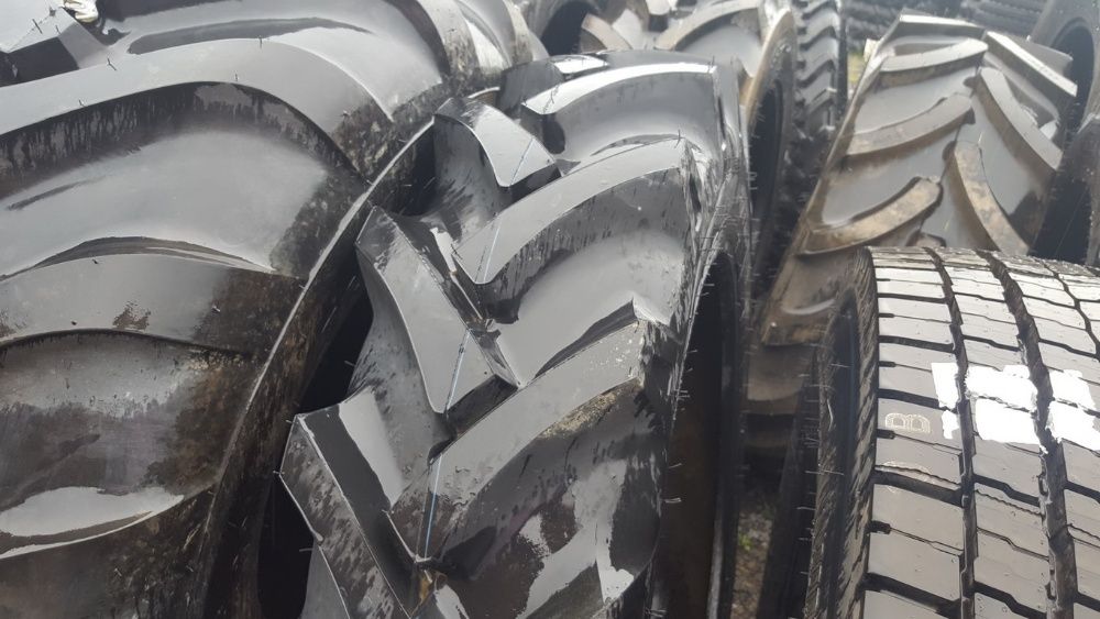11.2-28 Cauciucuri de tractor spate 11.2 pe janta de 28 sunt noi BKT