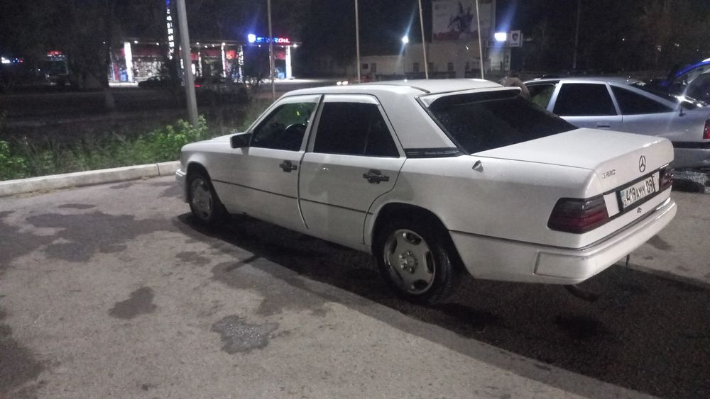 Продам  мерседес 124