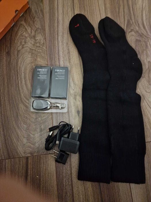 Sosete cu incalzire electrica, reincarcabile