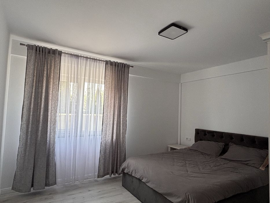Inchiriez apartament